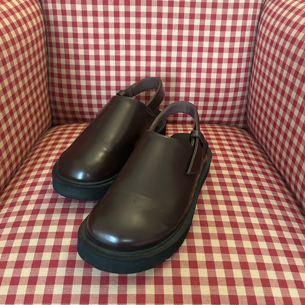Uniqlo clogs